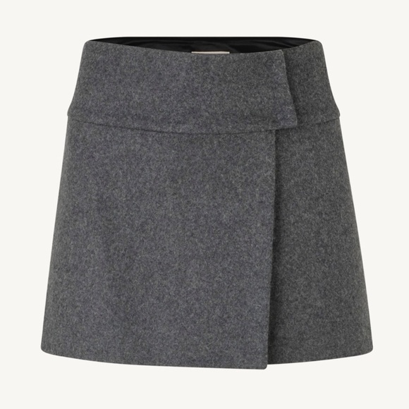 NWT The Garment Copenhagen Manhattan Mini Skirt - Picture 1 of 2